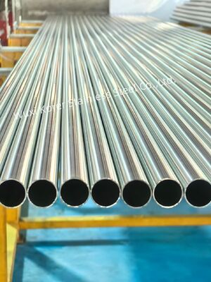 Un bon prix. Tube soudé en acier inoxydable ASTM A249 32 mm pour l'industrie pétrochimique en ligne